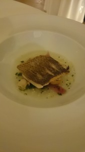 Filetto di Pagello con cipolla di Giarratana ai gelsi e "tenerumi", tapioca ai frutti di mare